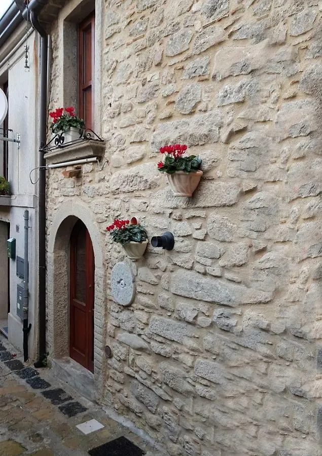 La Casetta Nel Borgo Montalbano Elicona 0*,  Ιταλία